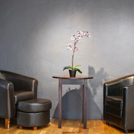 Iway Inn Hotel Cambridge  Bagian luar foto