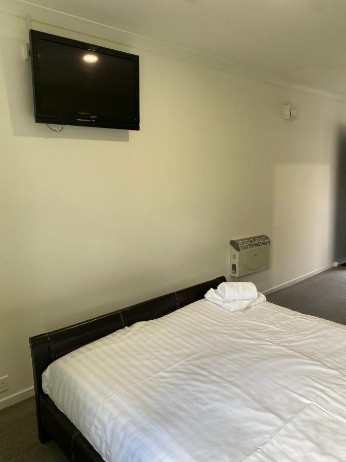 Iway Inn Hotel Cambridge  Bagian luar foto